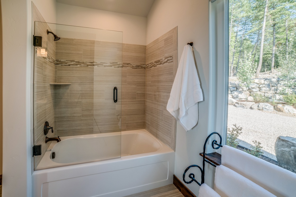 Shower & Tub Installation in Bella Vista